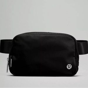NWT Lululemon Everywhere Belt Bag 1L - Black